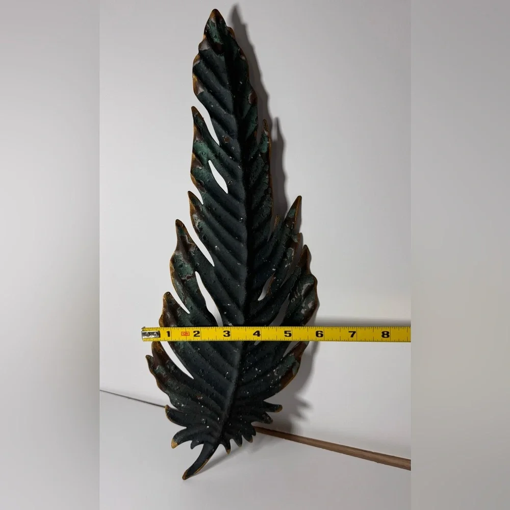 Wall Art Turquoise Feather Metal Accent Hangers On Back Preowned Great Shape - Picture 5 of 5